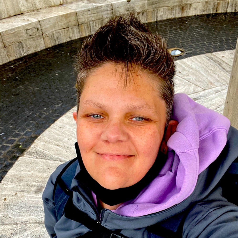 Meet your Posher, Mandy.